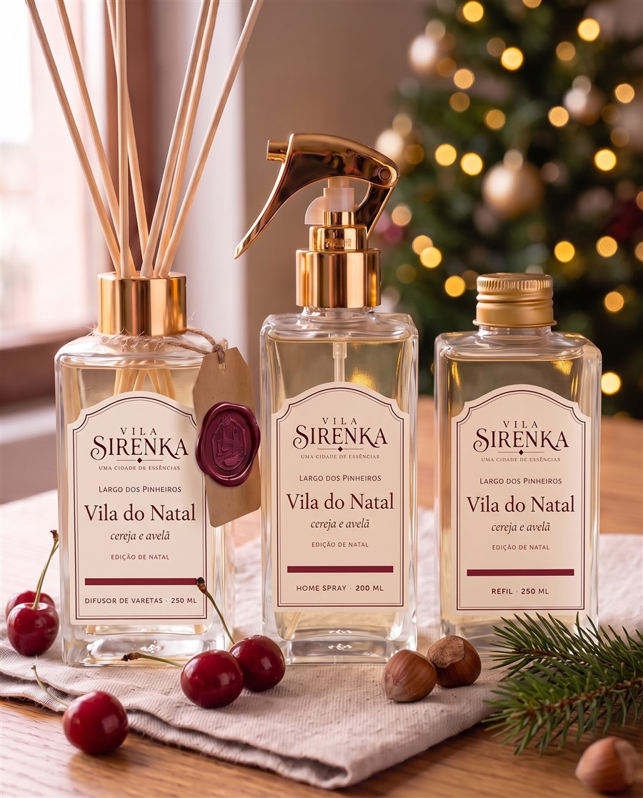 Difusor, home spray e refil da Vila do Natal com cerejas, avelãs e árvore de Natal ao fundo